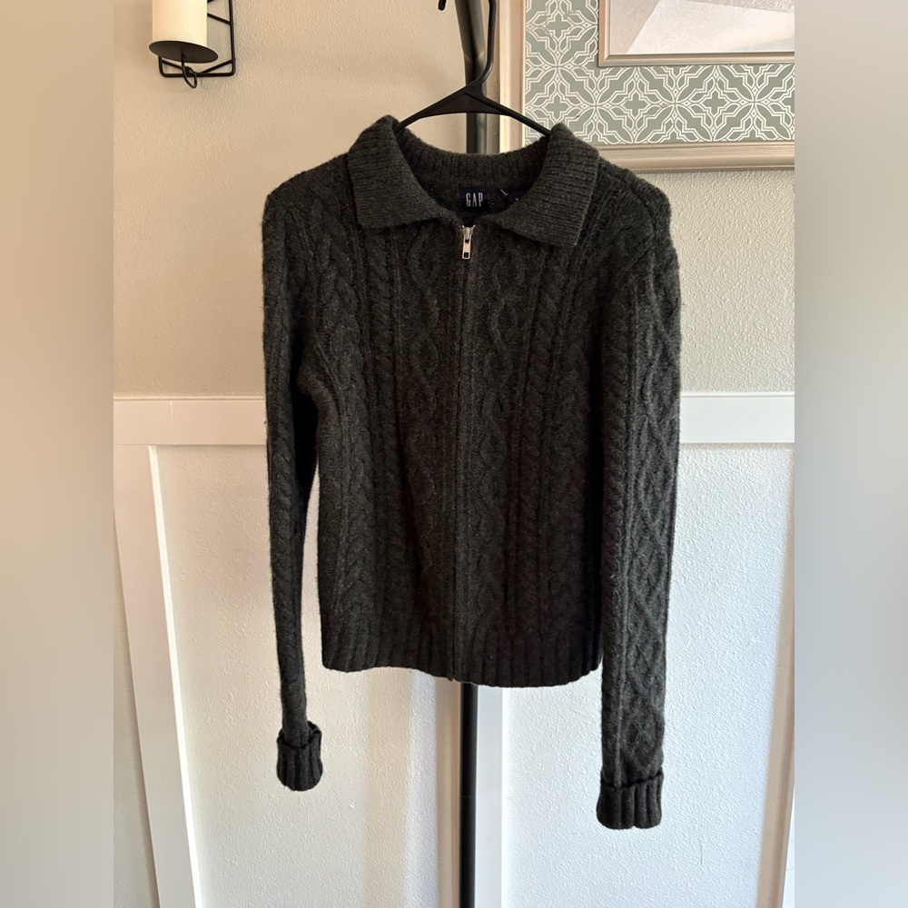 GAP Women's Dark Gray Cable Knit Sweater 100% Lambs Wool